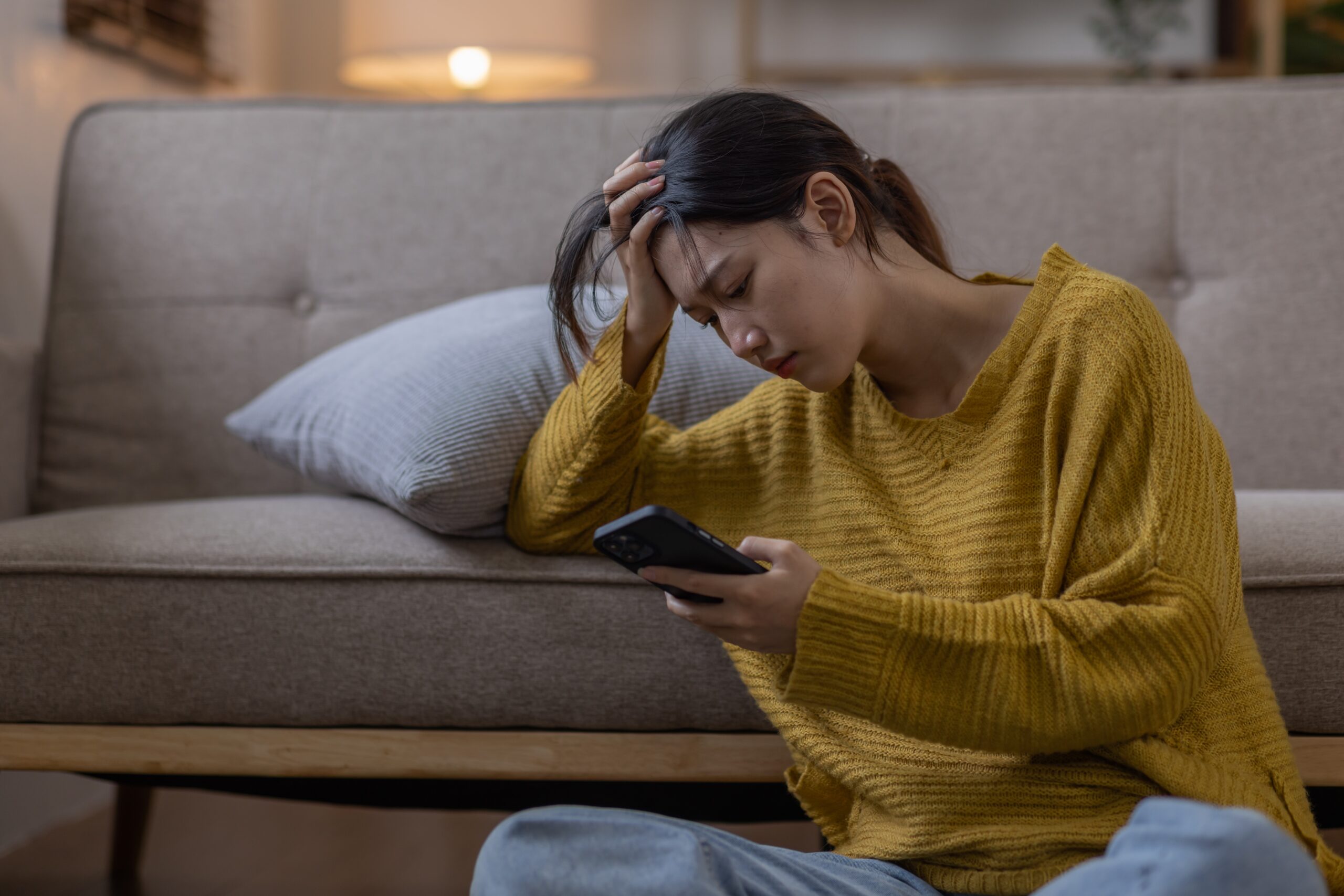 Anxious woman looking for therapist in Chicago